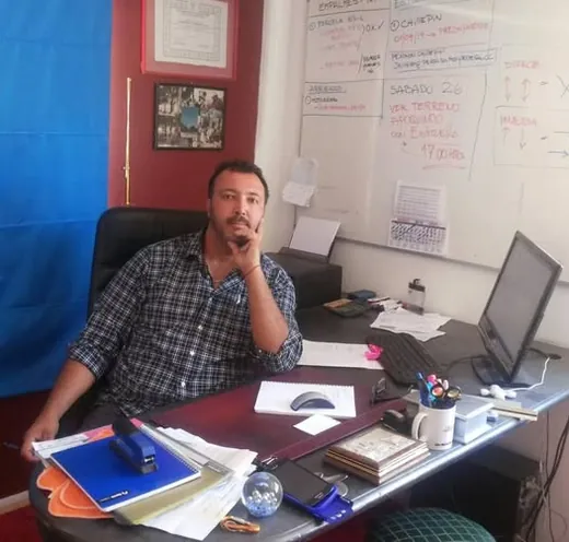 Jorge Valenzuela Correa en su oficina